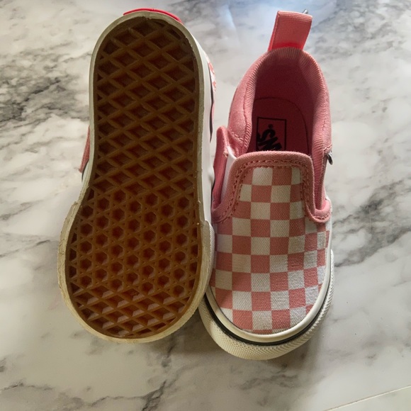 Vans - Picture 2 of 2